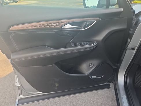 Used 2023 Buick Envision Avenir AWD/4WD image 14