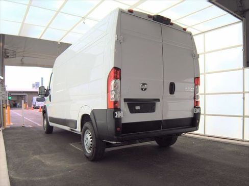 Used 2025 RAM ProMaster 2500 FWD image 8