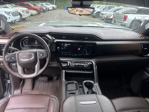 Used 2024 GMC Sierra 2500 Denali w/ Technology Package AWD/4WD image 15