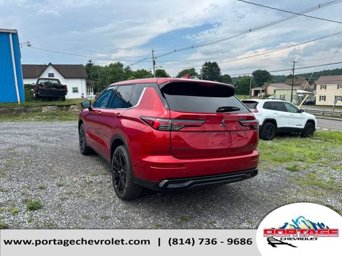 Used 2026 Mitsubishi Outlander LE AWD/4WD image 3