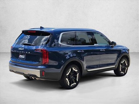 Used 2025 Kia Telluride S FWD image 5
