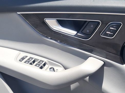 Used 2018 Audi Q7 3.0T Prestige w/ Prestige Package AWD/4WD image 28