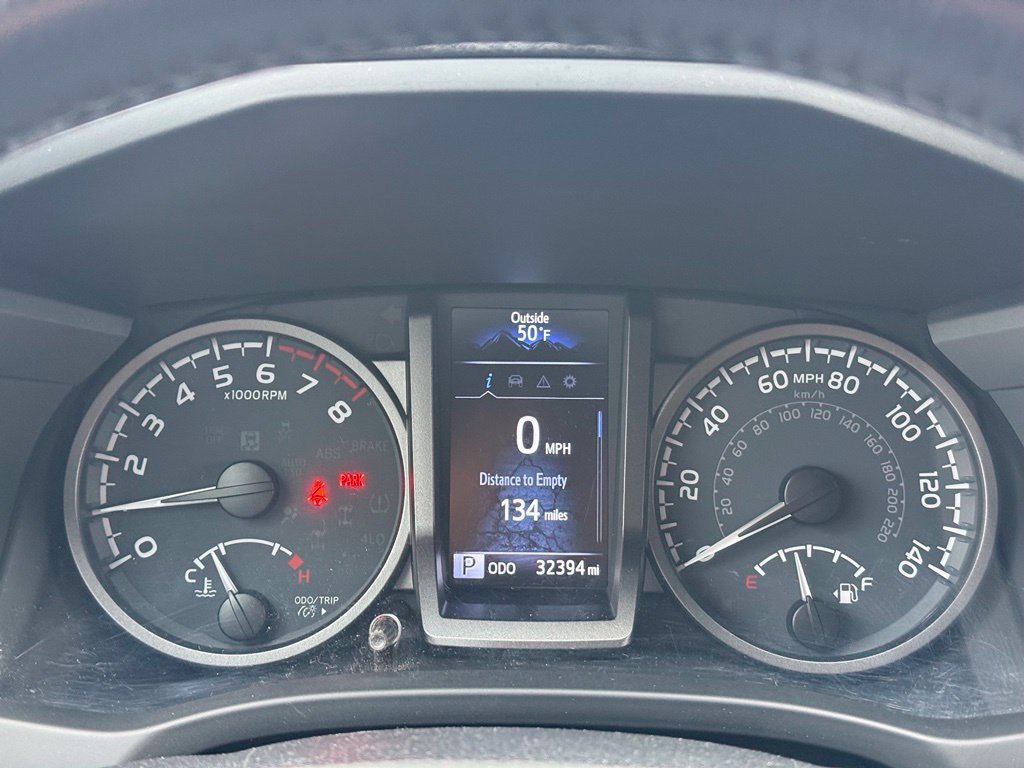 Used 2022 Toyota Tacoma TRD Off-Road AWD/4WD image 10