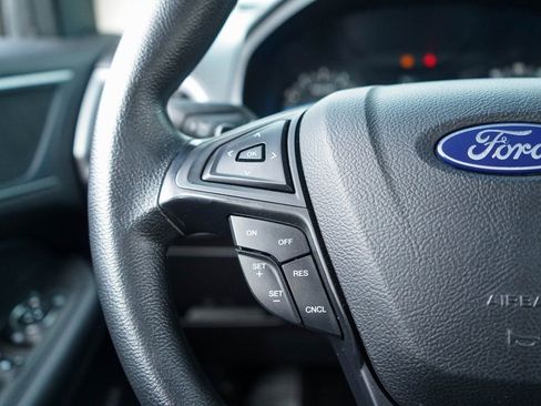 Used 2020 Ford Edge SE image 22