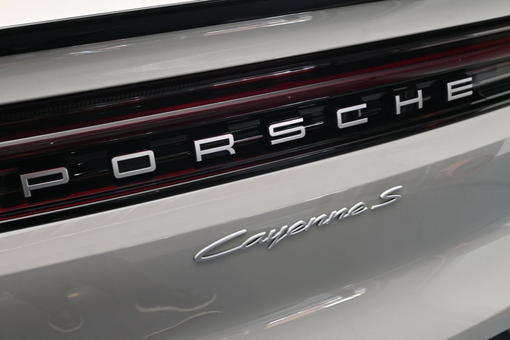 Used 2026 Porsche Cayenne S AWD/4WD image 39