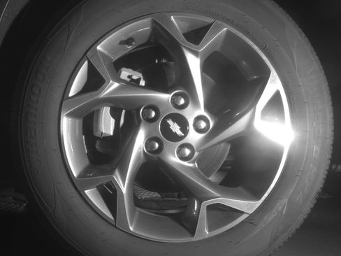 Used 2025 Chevrolet Trax LT FWD image 12