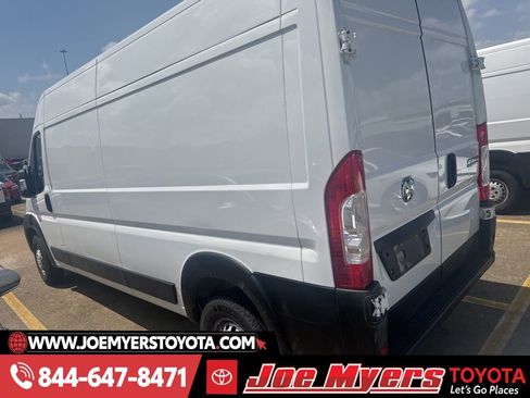 Used 2025 RAM ProMaster 2500 w/ Convenience Group image 3
