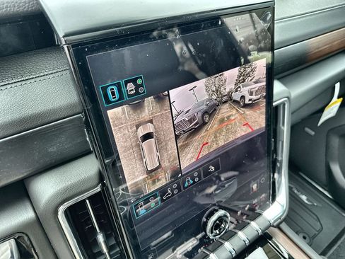 New 2026 GMC Yukon XL Denali w/ Advanced Technology Package image 29