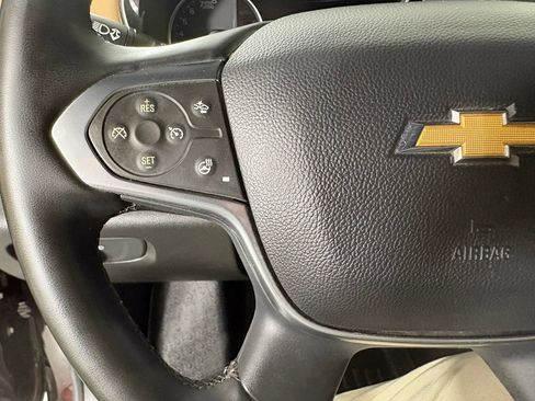 Used 2023 Chevrolet Traverse Premier FWD image 25