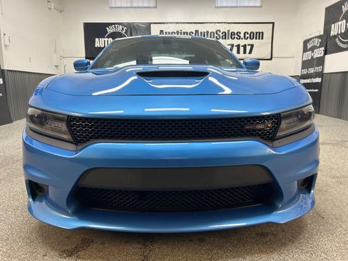 Used 2018 Dodge Charger R/T Scat Pack RWD image 2