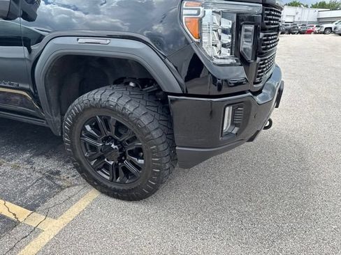 Used 2022 GMC Sierra 2500 Denali AWD/4WD image 3