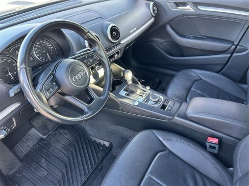 Used 2017 Audi A3 e-tron Premium image 18