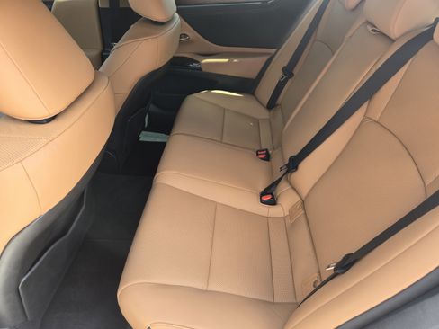 Used 2025 Lexus ES 350 w/ Premium Package FWD image 27