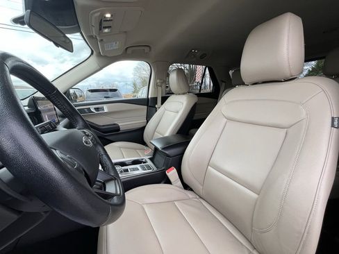 Used 2020 Ford Explorer XLT w/ Equipment Group 202A image 16