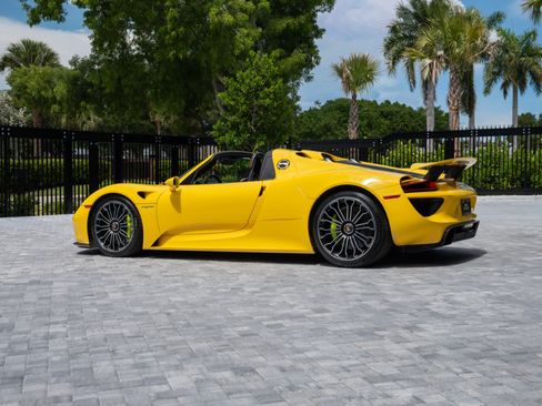 Used 2015 Porsche 918 Spyder AWD/4WD image 13