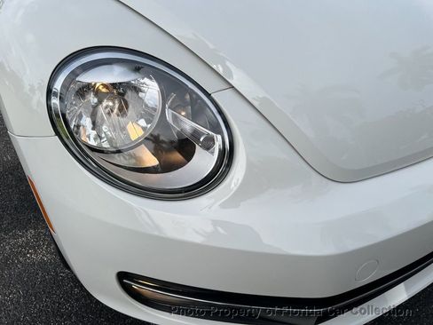 Used 2012 Volkswagen Beetle Launch Edition image 29
