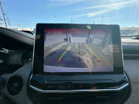 Used 2023 Jeep Compass Latitude w/ Sun and Sound Group image 19