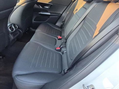 Used 2026 Mercedes-Benz GLC 300 4MATIC image 19