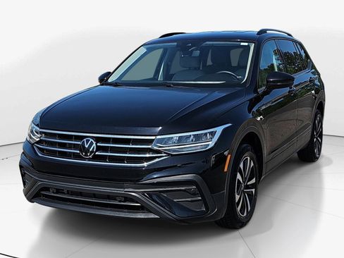 Used 2024 Volkswagen Tiguan S image 7