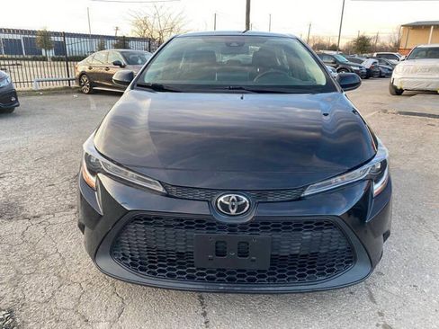 Used 2021 Toyota Corolla LE image 2