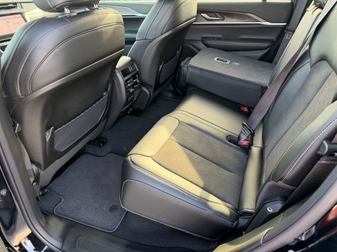 New 2026 Jeep Grand Cherokee Altitude AWD/4WD image 8