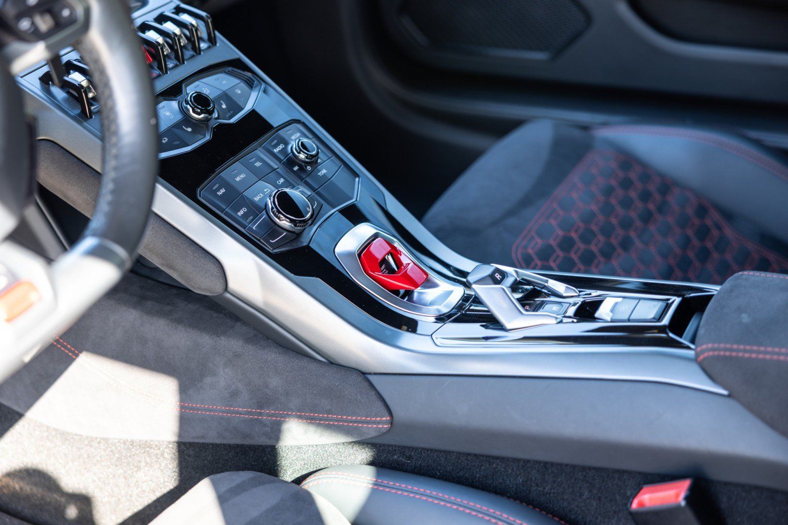 Used 2017 Lamborghini Huracan LP 580-2 RWD image 18