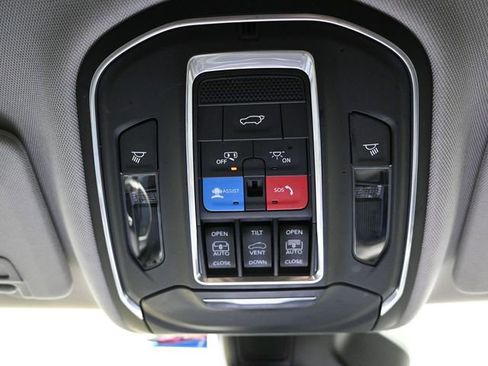 Used 2022 Jeep Grand Cherokee Limited w/ Trailer Tow Prep Group (B) image 47