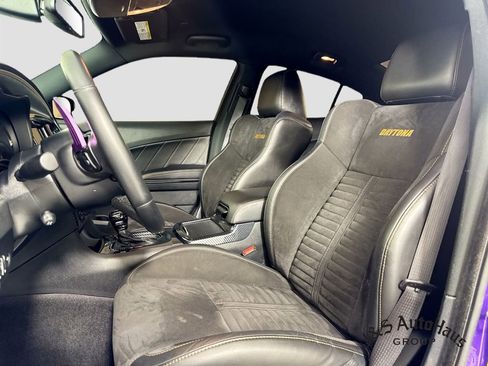 Used 2018 Dodge Charger R/T RWD image 11