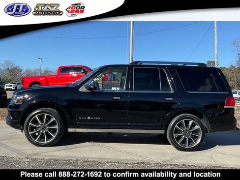 Used 2017 Lincoln Navigator Reserve image 4
