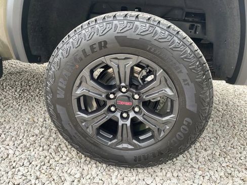 Certified 2025 GMC Canyon Elevation w/ Convenience Package AWD/4WD image 17