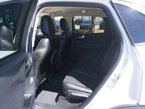 Used 2022 Ford Escape SEL w/ Technology Package AWD/4WD image 13