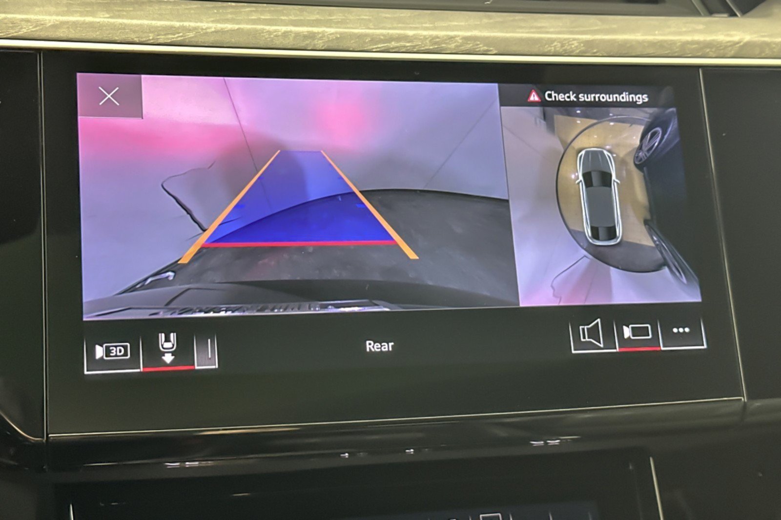 Used 2024 Audi Q8 e-tron Premium Plus AWD/4WD image 19