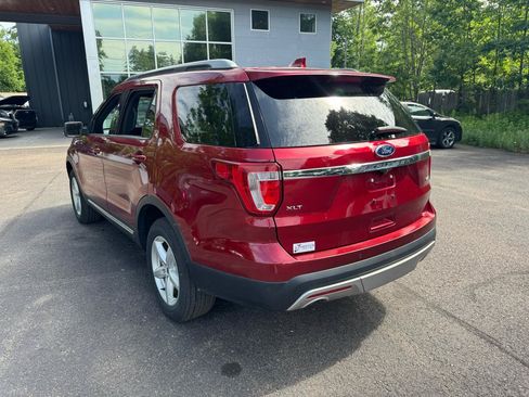 Used 2017 Ford Explorer XLT w/ Equipment Group 202A AWD/4WD image 3