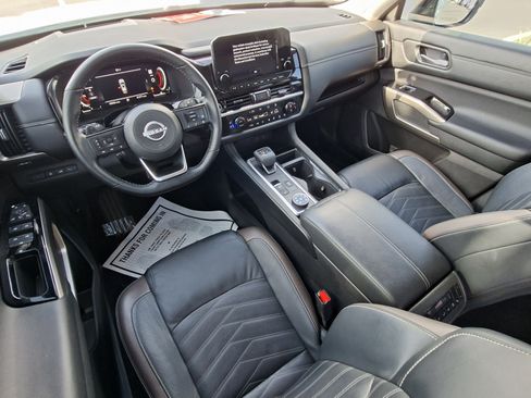 Certified 2023 Nissan Pathfinder Platinum AWD/4WD image 19