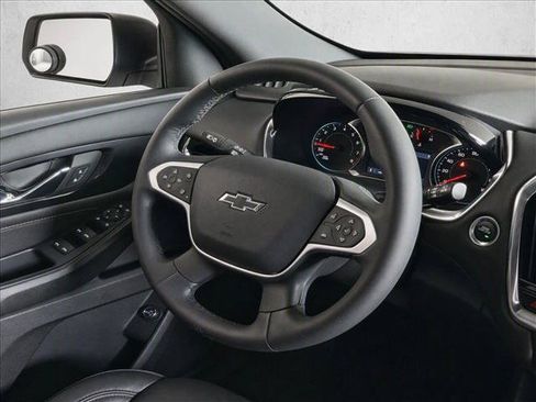 Used 2023 Chevrolet Traverse RS AWD/4WD image 29