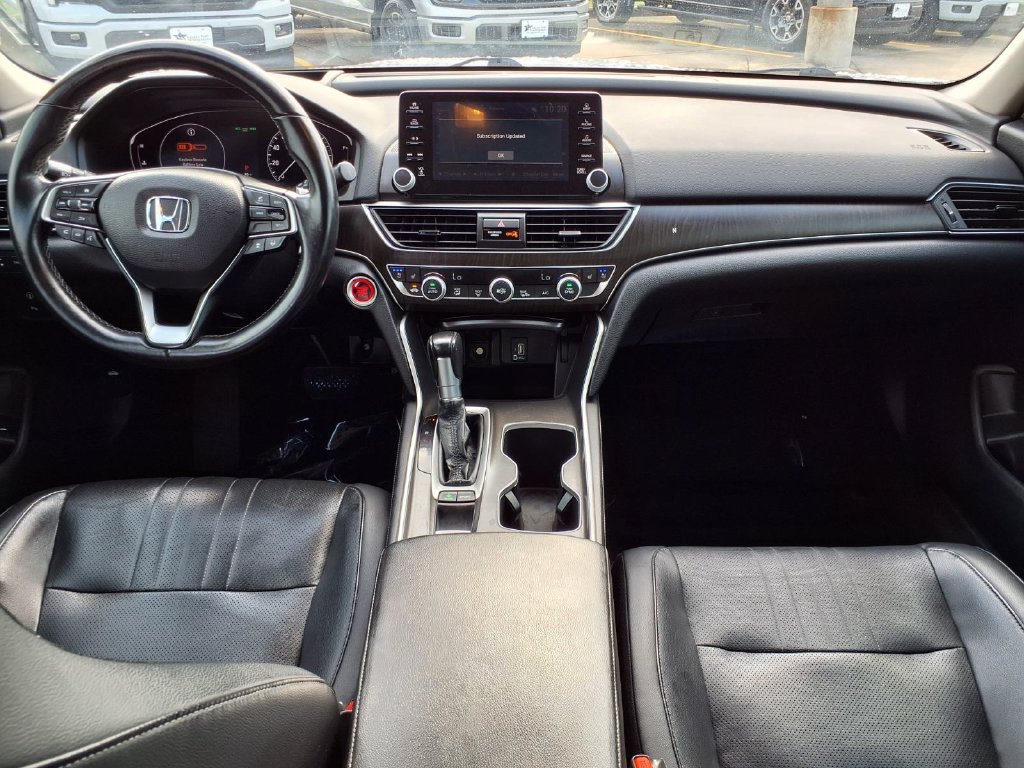 Used 2018 Honda Accord Touring image 9