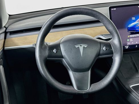 Used 2023 Tesla Model Y Long Range AWD/4WD image 17