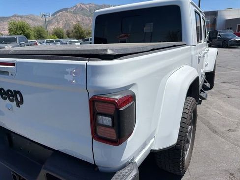 Used 2023 Jeep Gladiator Overland AWD/4WD image 12