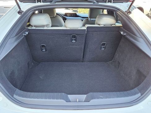 Used 2020 MAZDA MAZDA3 Hatchback image 12