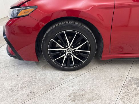 Used 2022 Toyota Camry SE FWD image 11