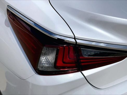 Used 2020 Lexus ES 350 w/ Premium Package FWD image 29