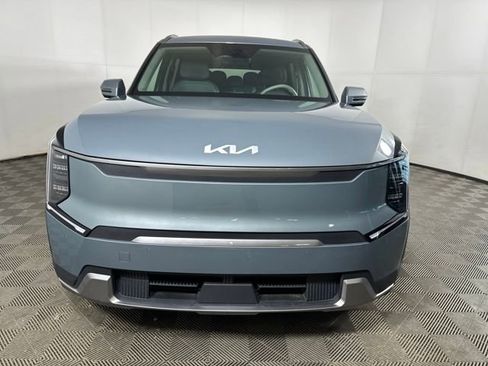 Used 2024 Kia EV9 Wind image 8