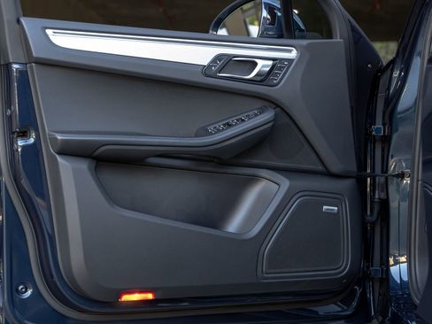 Certified 2018 Porsche Macan GTS AWD/4WD image 21