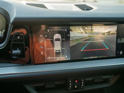 Certified 2026 Porsche Cayenne AWD/4WD image 18