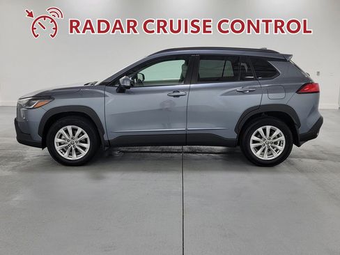 Certified 2022 Toyota Corolla Cross LE image 6