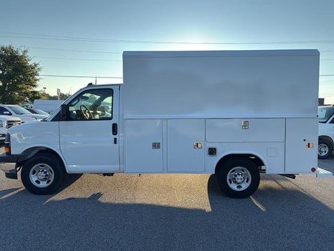 New 2025 Chevrolet Express 3500 w/ Power Convenience Package RWD image 4