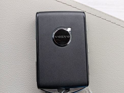 New 2026 Volvo XC60 T8 Ultra w/ Protection Package Premier image 32