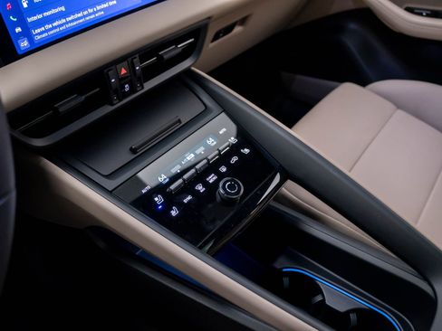 Certified 2024 Porsche Macan 4 Electric image 13