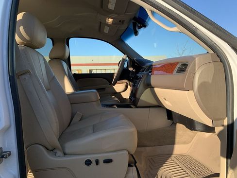 Used 2011 Chevrolet Silverado 2500 LTZ w/ LTZ Plus Package image 28