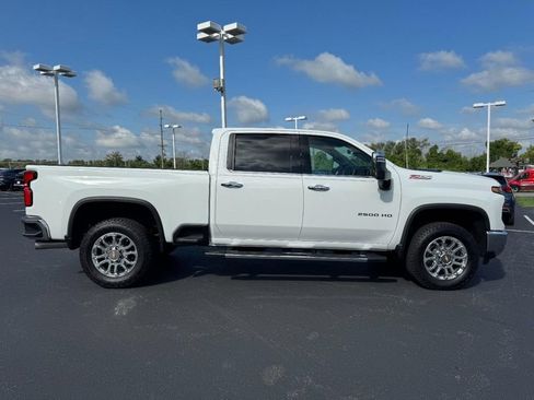Used 2024 Chevrolet Silverado 2500 LTZ w/ LTZ Premium Package AWD/4WD image 2